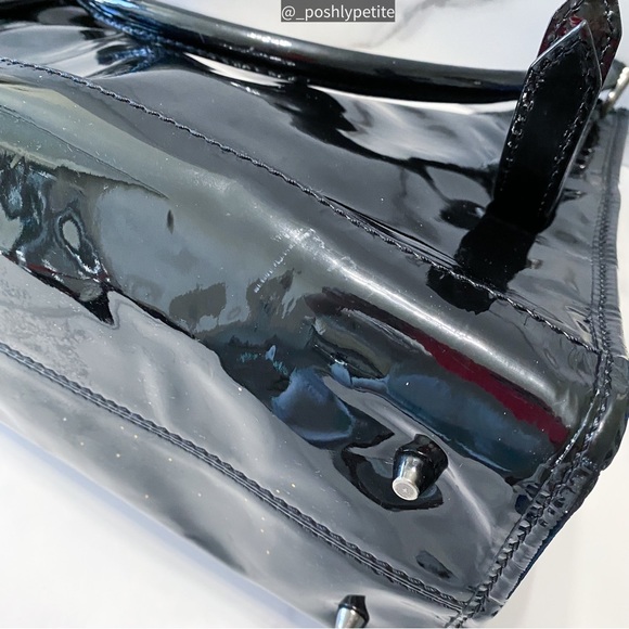 Authentic Burbery black patent shoulder bag - Picture 7 of 17